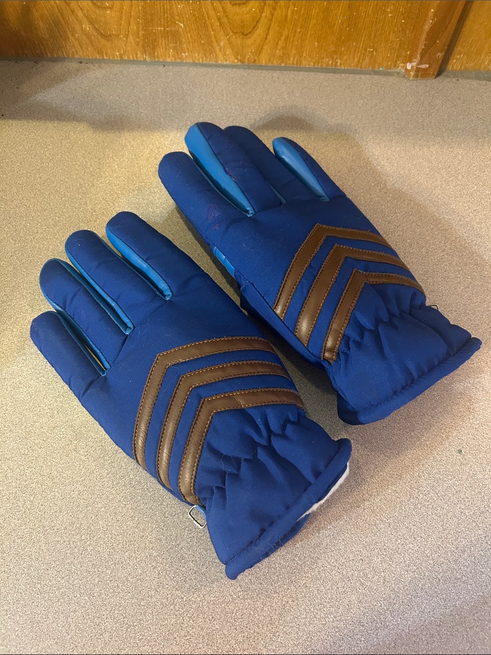 Women’s Ski Gloves